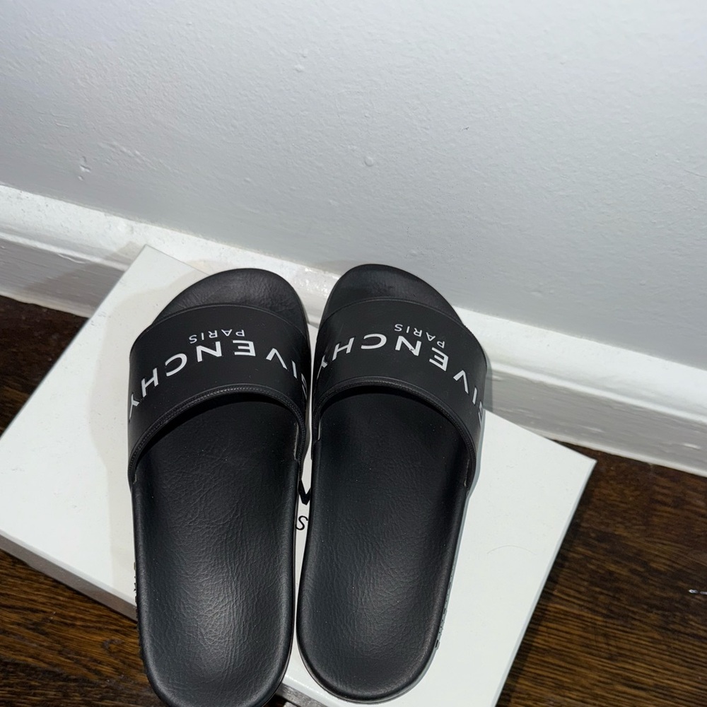 Givenchy Black Logo Slides - Picture 4 of 6
